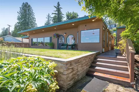 9952 SE Cornell Rd, Port Orchard, WA 98366