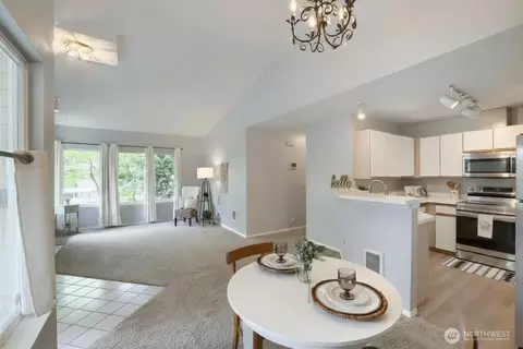 9210 Market Pl #F202, Lake Stevens, WA 98258