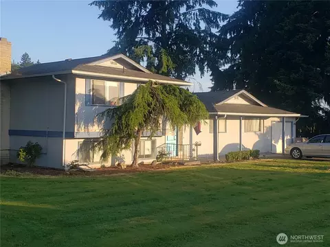 11072 Peacock Ln, Burlington, WA 98233