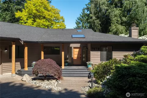 7979 NE Leslie Ln, Bainbridge Island, WA 98110