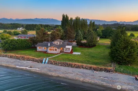 12 Jamestown Beach Ln, Sequim, WA 98382