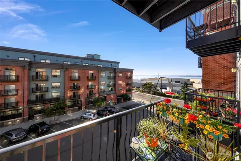 910 Harris Ave #304, Bellingham, WA 98225