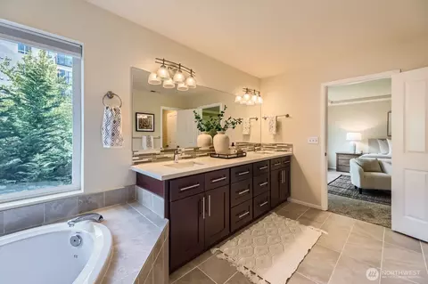 Bath - 4015 134th Pl SE, Mill Creek, WA 98012 photo 3 of 4