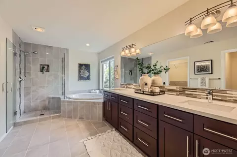 Bath - 4015 134th Pl SE, Mill Creek, WA 98012 photo 2 of 4