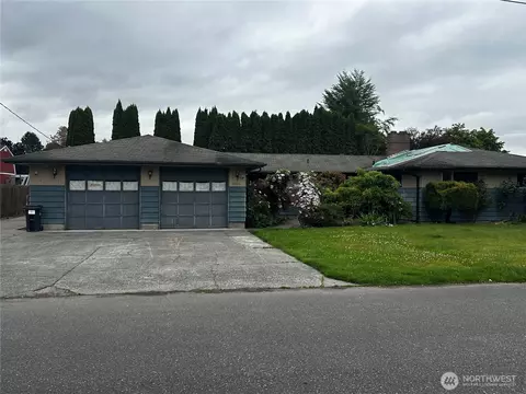 2230 E Parkway Dr, Mount Vernon, WA 98273