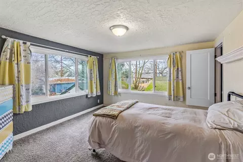 Bedroom - 516 26th Ave, Longview, WA 98632 photo 4 of 5