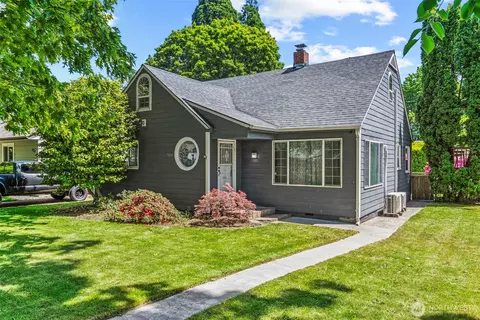 Exterior - 516 26th Ave, Longview, WA 98632 photo 1 of 8