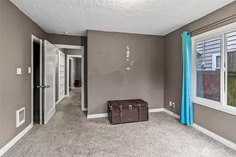 Bedroom - 516 26th Ave, Longview, WA 98632 photo 2 of 5