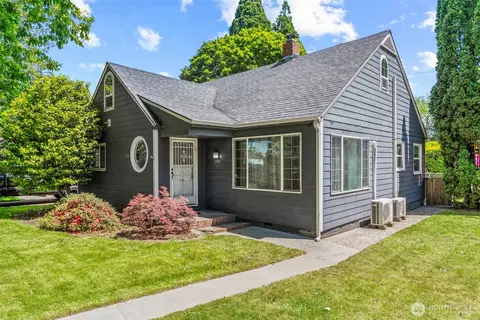 Exterior - 516 26th Ave, Longview, WA 98632 photo 2 of 8