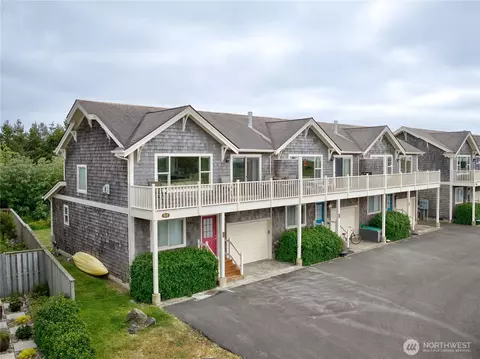 315 5th St NW #101, Long Beach, WA 98631