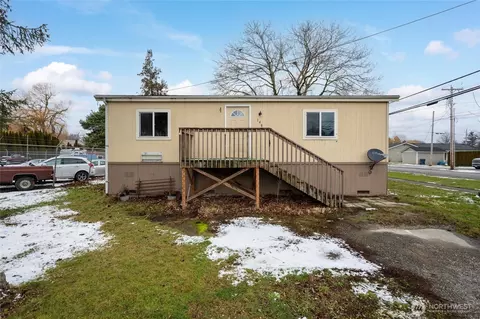 148 W Third St, Sumas, WA 98295