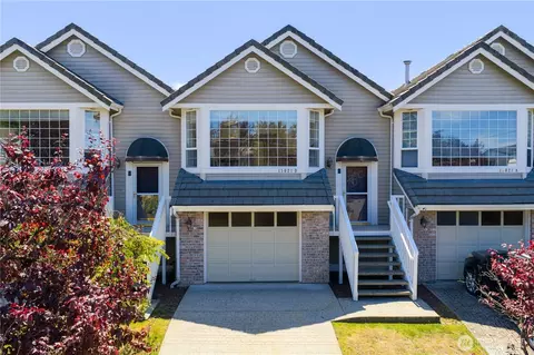 15023 40th Ave W #B, Lynnwood, WA 98087