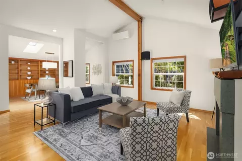 Living - 537 30th Ave E, Seattle, WA 98112 photo 1 of 3