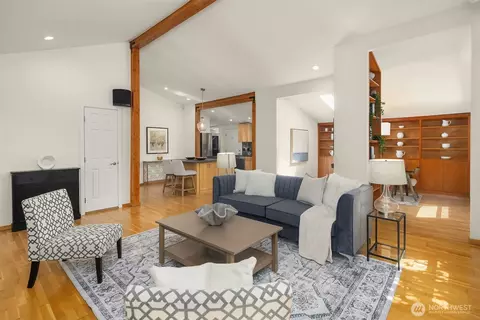 Living - 537 30th Ave E, Seattle, WA 98112 photo 2 of 3