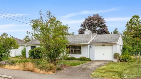 1922 NE 135th St, Seattle, WA 98125
