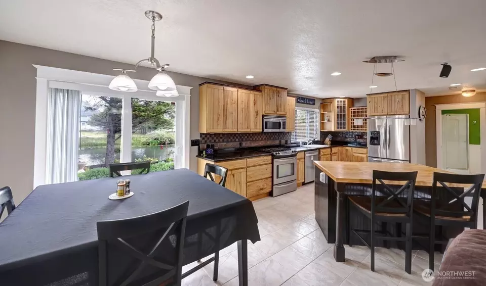 Kitchen - 32500 G St, Ocean Park, WA 98640 photo 2 of 6