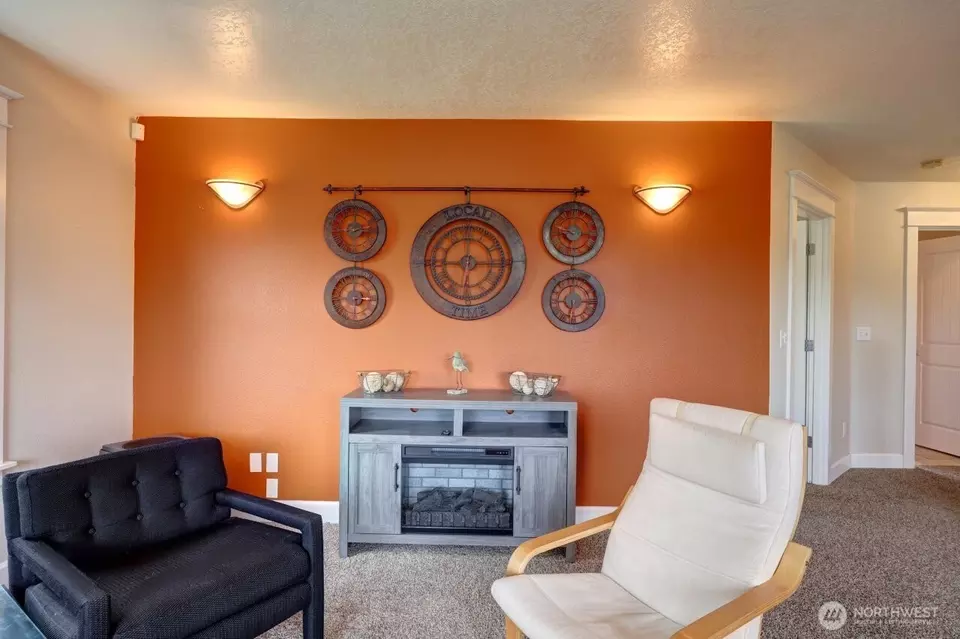Living - 32500 G St, Ocean Park, WA 98640 photo 4 of 4