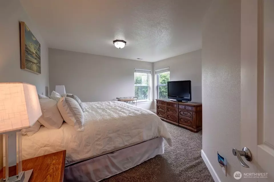 Bedroom - 32500 G St, Ocean Park, WA 98640 photo 3 of 4