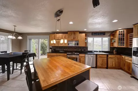 Kitchen - 32500 G St, Ocean Park, WA 98640 photo 1 of 6
