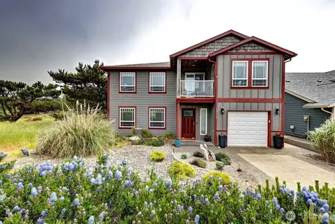Exterior - 32500 G St, Ocean Park, WA 98640 photo 1 of 5