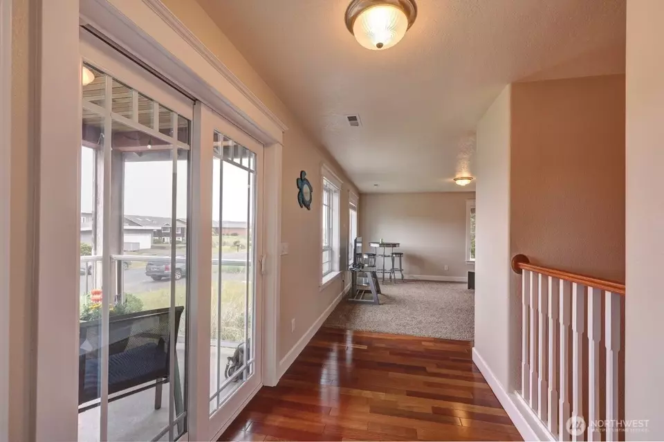 Entry Way - 32500 G St, Ocean Park, WA 98640 photo 2 of 3