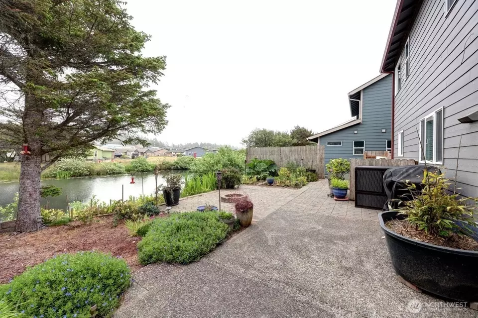 Exterior - 32500 G St, Ocean Park, WA 98640 photo 3 of 5