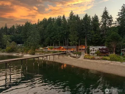 10778 NE Seaborn Rd, Bainbridge Island, WA 98110