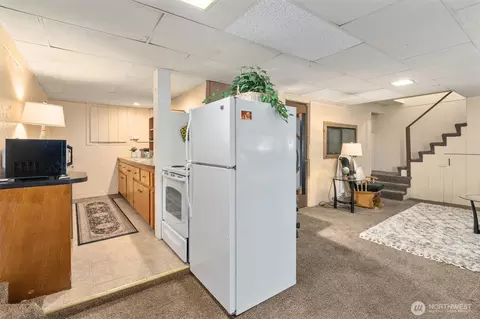 Kitchen - 2319 Gale Pl, Everett, WA 98203 photo 7 of 7