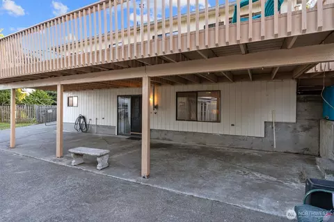 Exterior - 2319 Gale Pl, Everett, WA 98203 photo 9 of 11