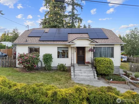 Exterior - 2319 Gale Pl, Everett, WA 98203 photo 2 of 11