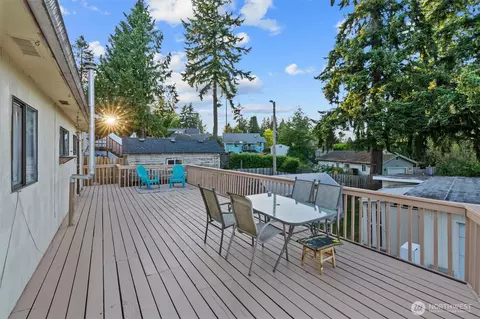 Exterior - 2319 Gale Pl, Everett, WA 98203 photo 7 of 11