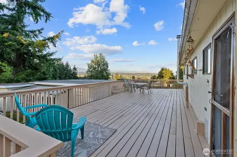 Exterior - 2319 Gale Pl, Everett, WA 98203 photo 5 of 11