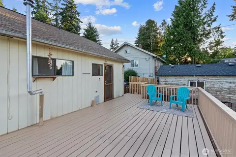 Exterior - 2319 Gale Pl, Everett, WA 98203 photo 6 of 11