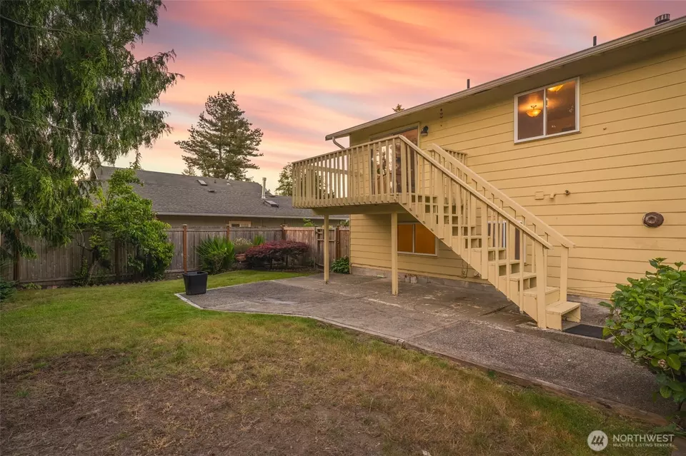 Exterior - 33513 35th Ave SW, Federal Way, WA 98023 photo 4 of 6
