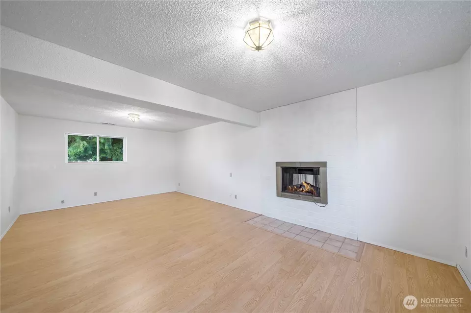 Living - 33513 35th Ave SW, Federal Way, WA 98023 photo 3 of 4