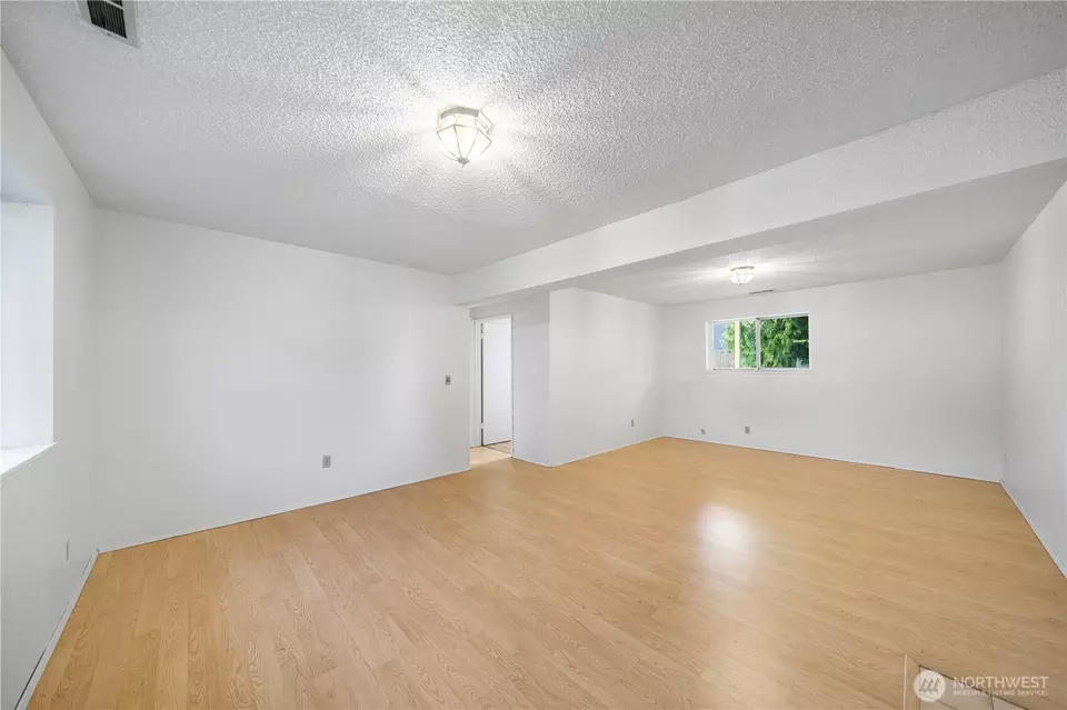 Living - 33513 35th Ave SW, Federal Way, WA 98023 photo 4 of 4