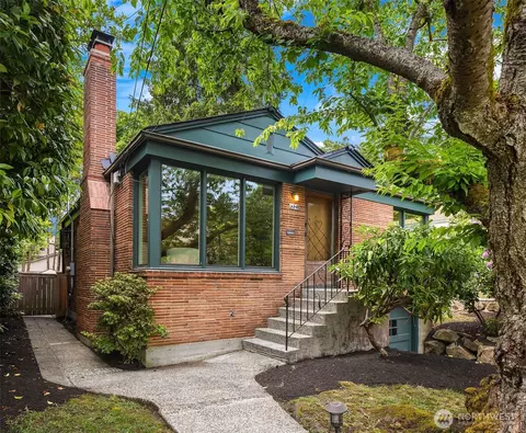 6541 45th Ave NE, Seattle, WA 98115