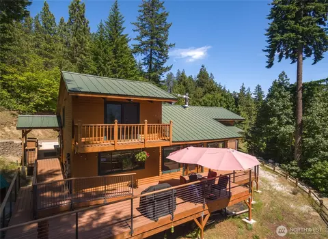 16537 Lakeview Dr, Leavenworth, WA 98826