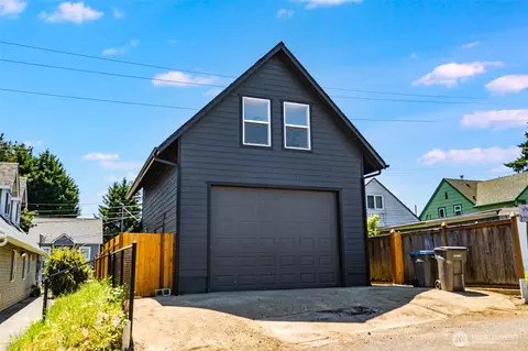 1012 9th St, Bremerton, WA 98337