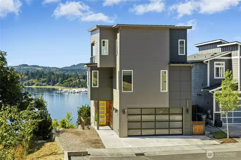 3347 Amak Ln, Bremerton, WA 98310