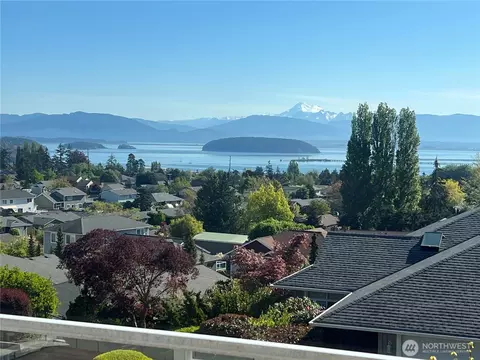 3807 Ridge Top Dr, Anacortes, WA 98221