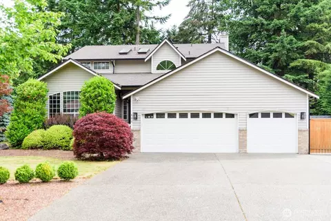 903 198th Ave E, Lake Tapps, WA 98391
