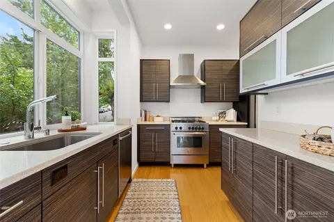 Kitchen - 201 20th Ave E, Seattle, WA 98112 photo 3 of 5