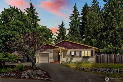 1106 Kenoyer Dr, Bellingham, WA 98229