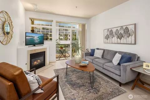 300 110th Ave NE #303, Bellevue, WA 98004