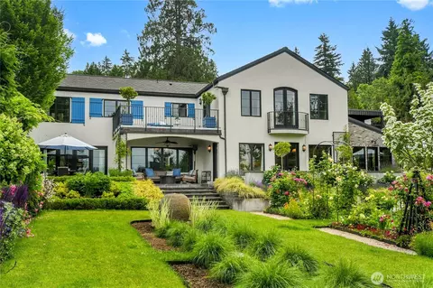 13407 Holmes Point Dr NE, Kirkland, WA 98034