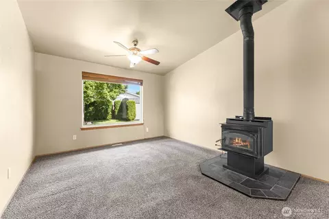 1875 Florence St, Enumclaw, WA 98022 photo 8