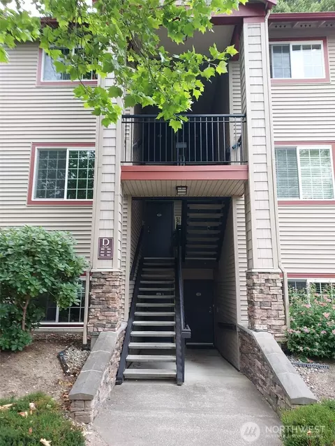 25025 SE Klahanie Blvd #D202, Issaquah, WA 98029
