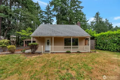 10021 Hipkins Rd SW, Lakewood, WA 98498