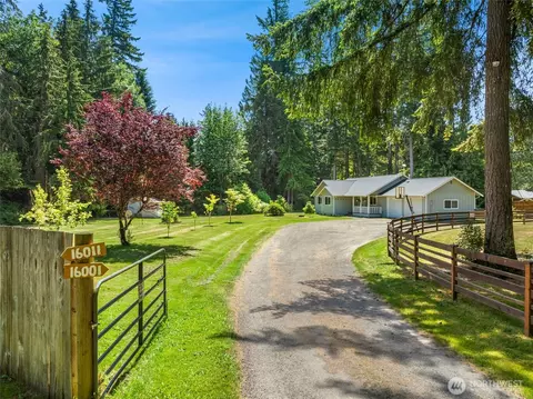 16001 Lucas Ln SW, Port Orchard, WA 98367